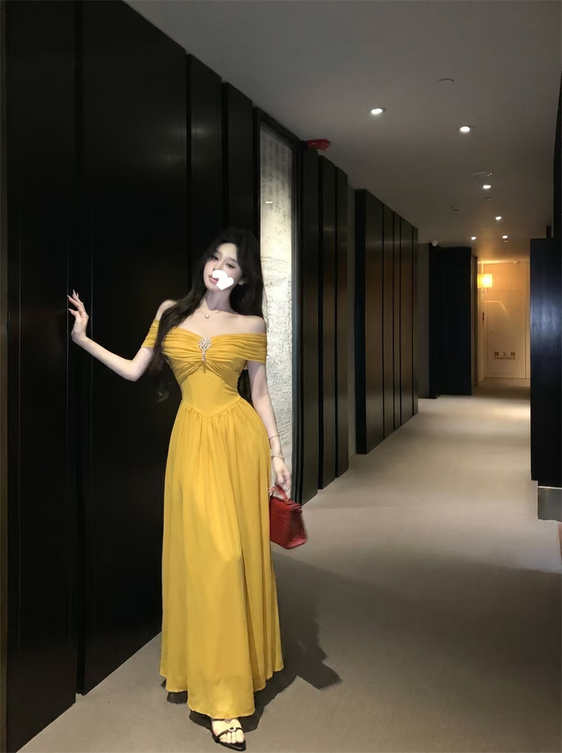 Elegant Strapless Mesh Maxi Dress with Sweetheart Neckline and Flared Skirt