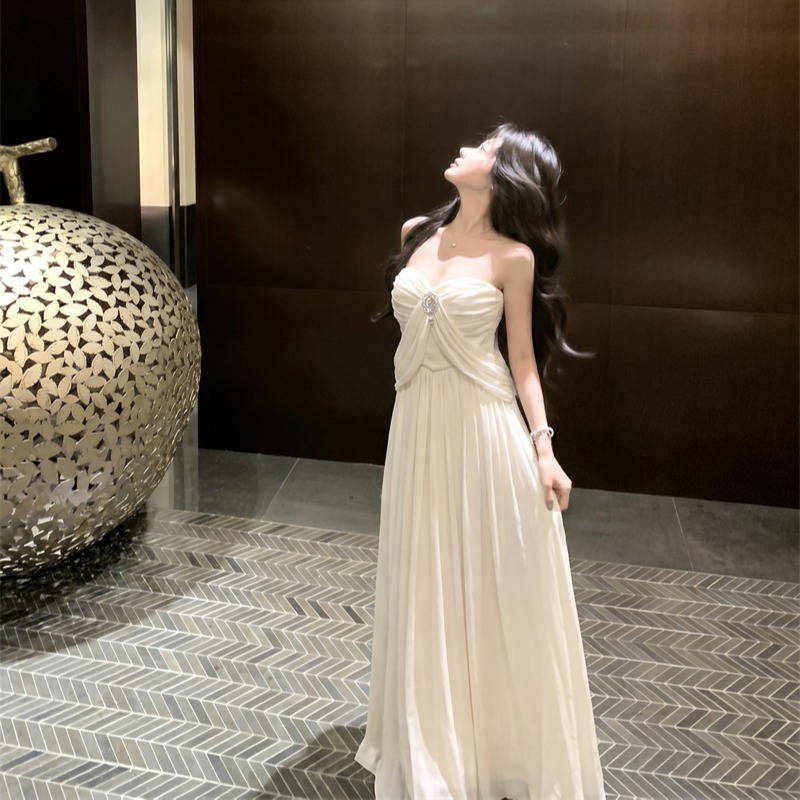 Elegant Strapless Mesh Maxi Dress with Sweetheart Neckline and Flared Skirt - Image 5