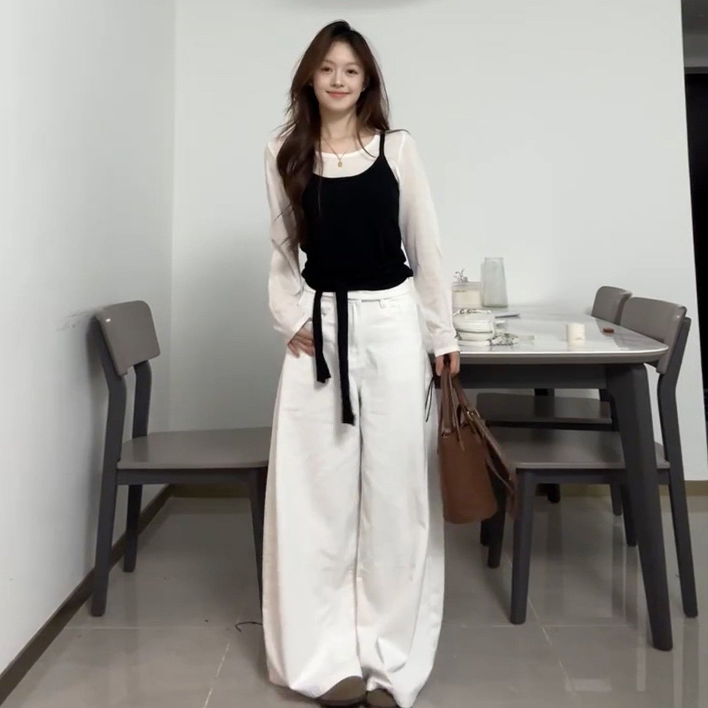 Early Autumn Korean Style Black Long Sleeve T-Shirt Women 2025 New Two-Piece Set with Cami Top